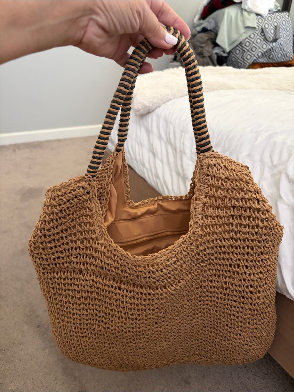 New::: Woven Straw Tote Bag in Tan - Casual Beach & Everyday Carry